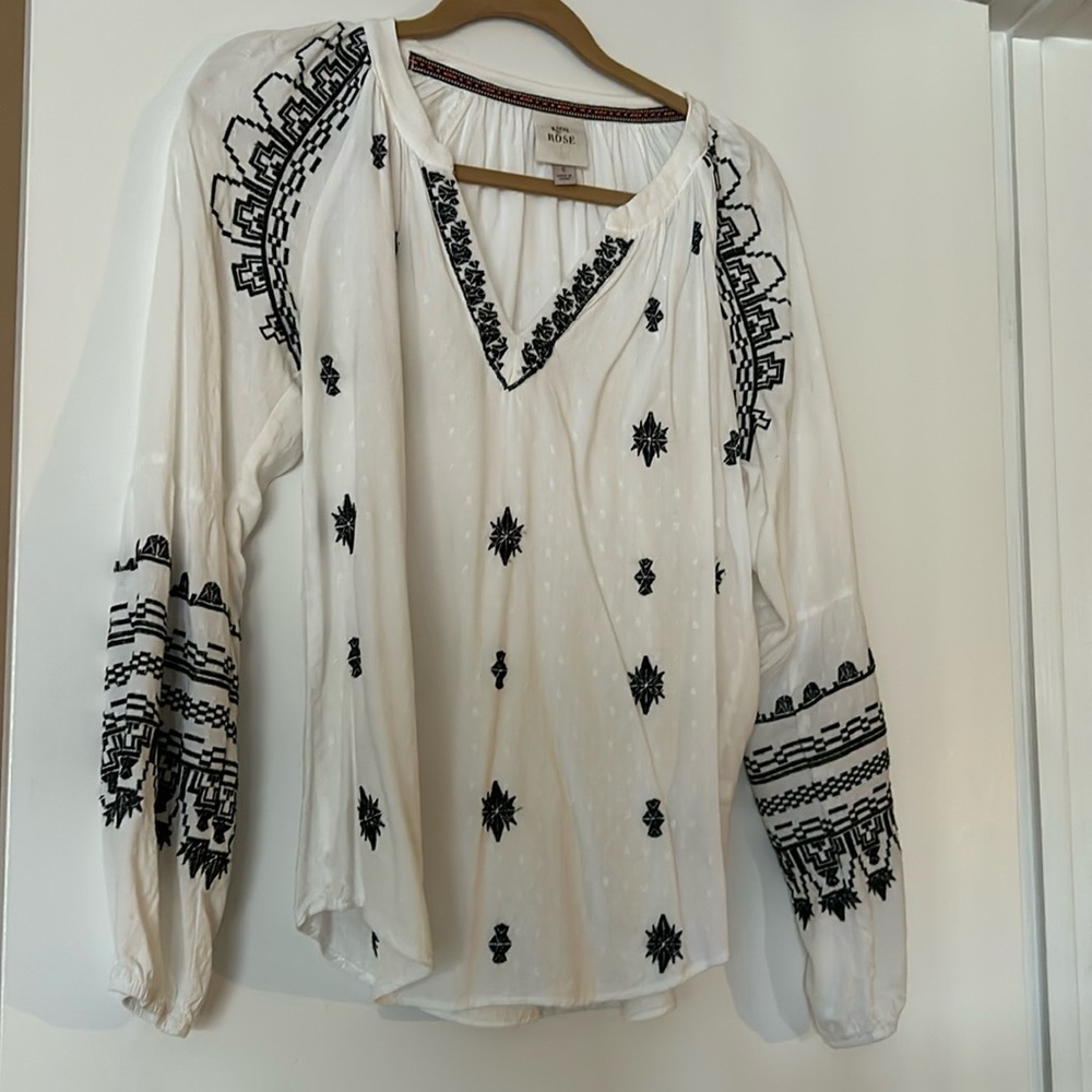 White and navy embroidered peasant top. Size s.
